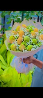 Fresh juicy mangoes arranged in a beautiful bouquet style — the perfect summer gift for birthdays, anniversaries, Eid, Mother’s Day, or special surprises! 🌼💛